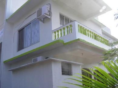 The Crib Hotel Morjim Bagian luar foto
